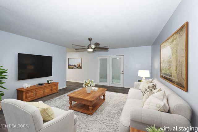 1032 Willow Creek Circle, Maryville, TN 37804