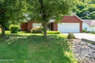 1032 Willow Creek Circle, Maryville, TN 37804