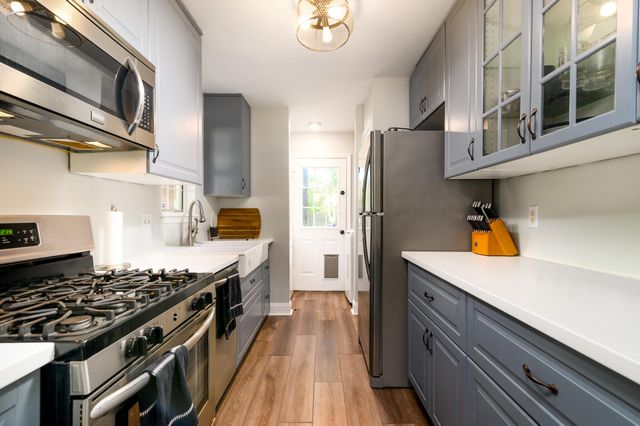 42 Woodleaf Court, Charleston, SC 29407