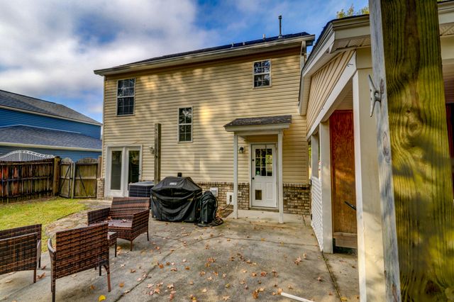 42 Woodleaf Court, Charleston, SC 29407