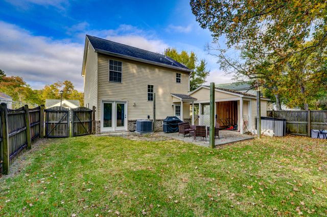 42 Woodleaf Court, Charleston, SC 29407