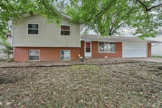 216 Laurel Drive, Fairview Heights, IL 62208