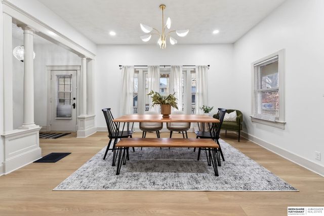 2110 S 33rd Street, Omaha, NE 68104