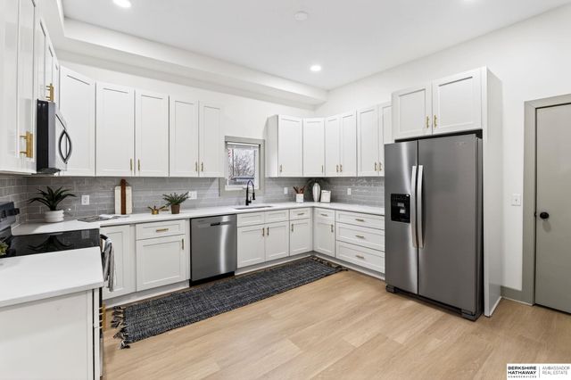 2110 S 33rd Street, Omaha, NE 68104