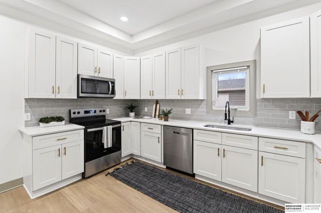 2110 S 33rd Street, Omaha, NE 68104