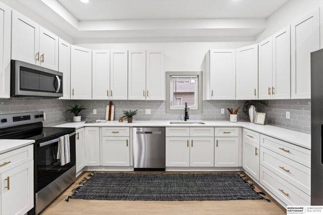 2110 S 33rd Street, Omaha, NE 68104