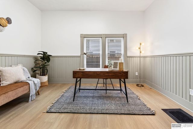 2110 S 33rd Street, Omaha, NE 68104