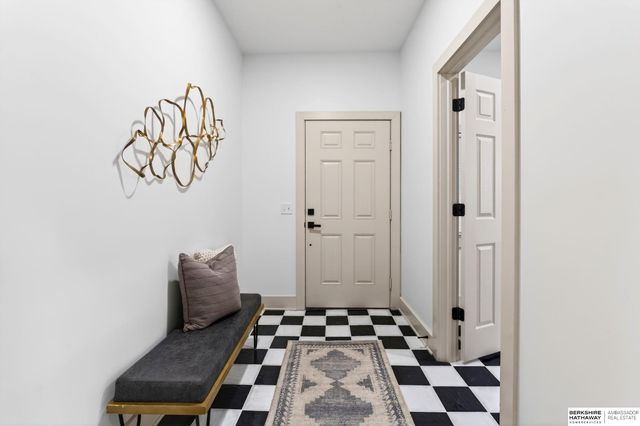 2110 S 33rd Street, Omaha, NE 68104