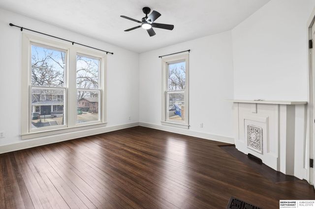 2110 S 33rd Street, Omaha, NE 68104