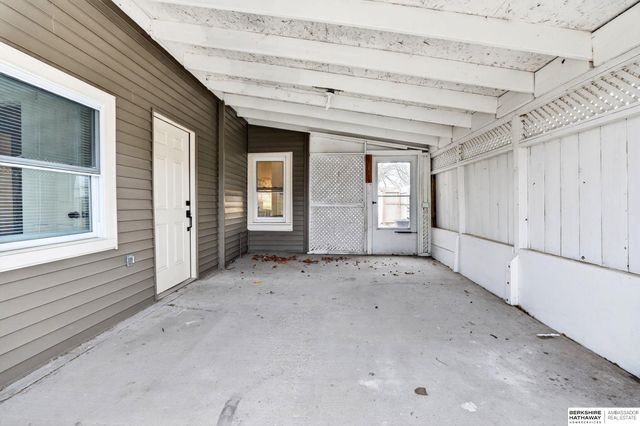 2110 S 33rd Street, Omaha, NE 68104