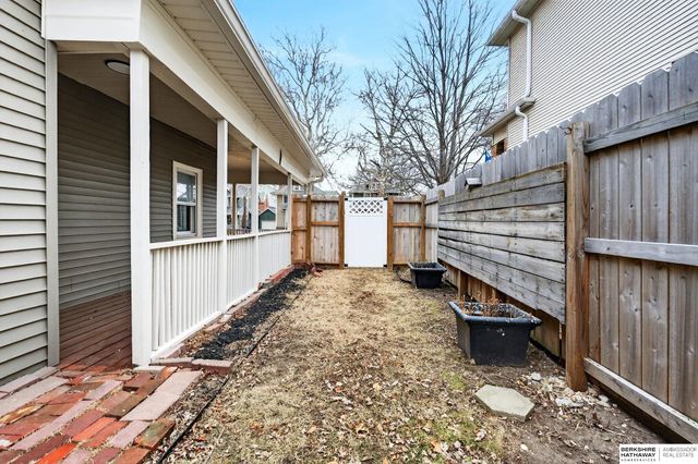 2110 S 33rd Street, Omaha, NE 68104