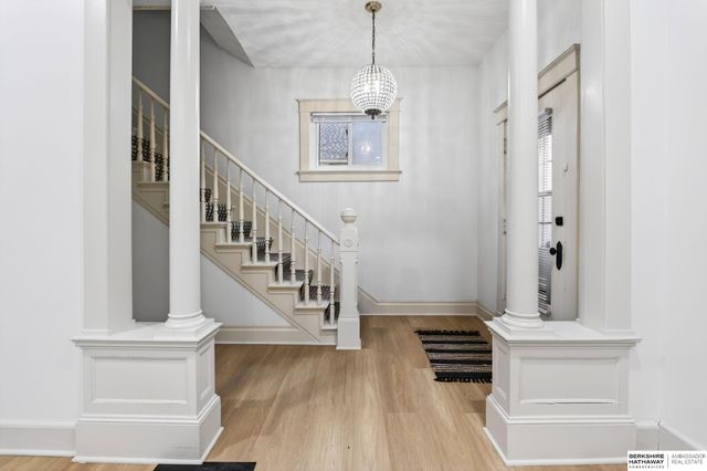 2110 S 33rd Street, Omaha, NE 68104