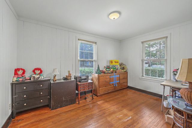 4 Oakdale Place, Charleston, SC 29407