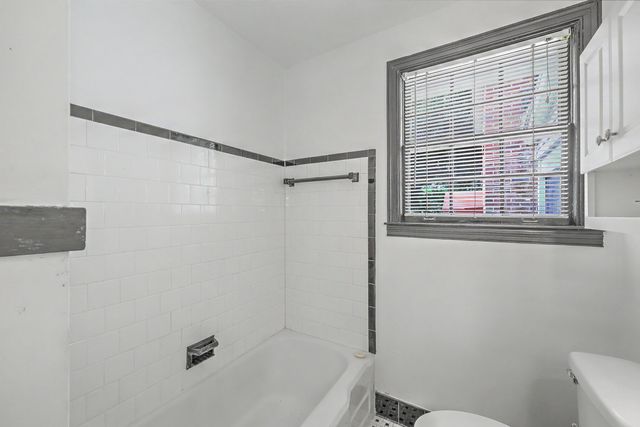 4 Oakdale Place, Charleston, SC 29407