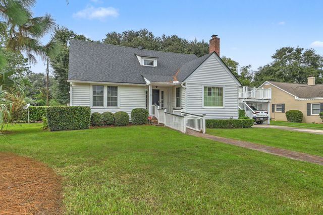 4 Oakdale Place, Charleston, SC 29407