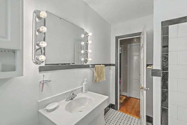4 Oakdale Place, Charleston, SC 29407