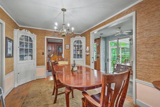 4 Oakdale Place, Charleston, SC 29407