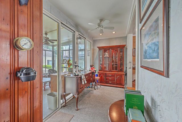 4 Oakdale Place, Charleston, SC 29407
