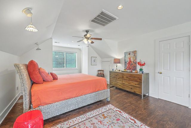 4 Oakdale Place, Charleston, SC 29407
