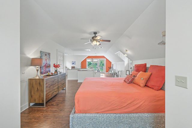 4 Oakdale Place, Charleston, SC 29407