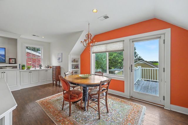 4 Oakdale Place, Charleston, SC 29407