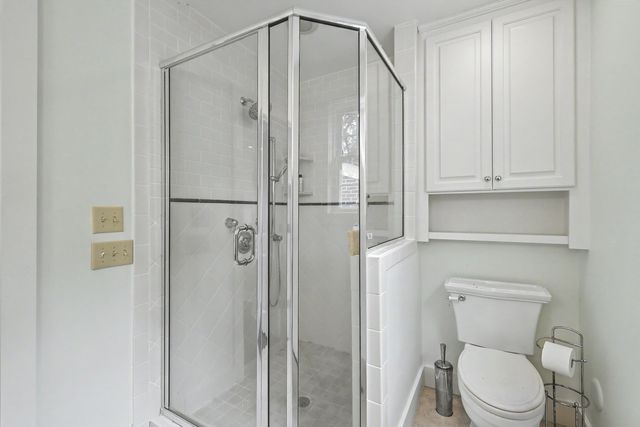 4 Oakdale Place, Charleston, SC 29407