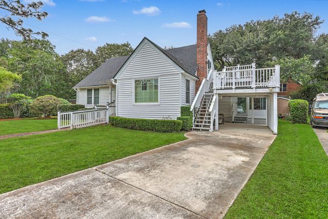 4 Oakdale Place, Charleston, SC 29407