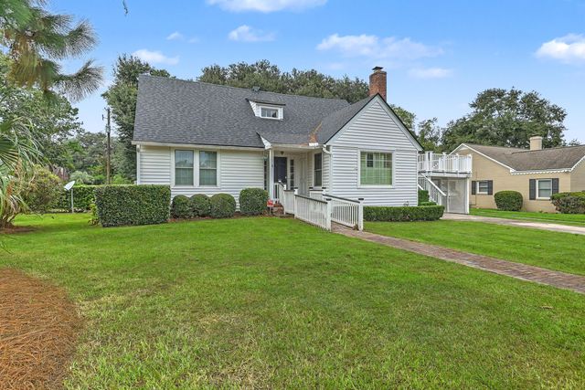 4 Oakdale Place, Charleston, SC 29407