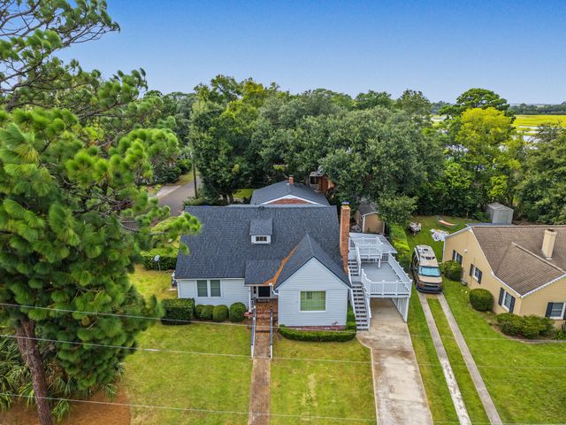 4 Oakdale Place, Charleston, SC 29407