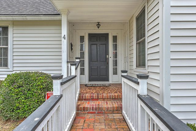 4 Oakdale Place, Charleston, SC 29407