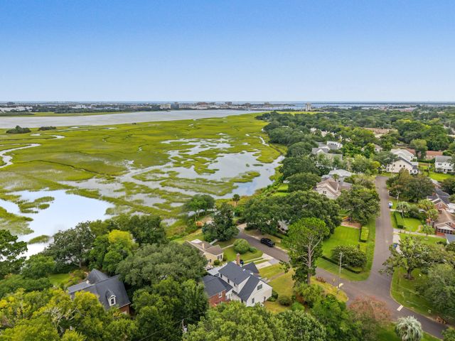4 Oakdale Place, Charleston, SC 29407