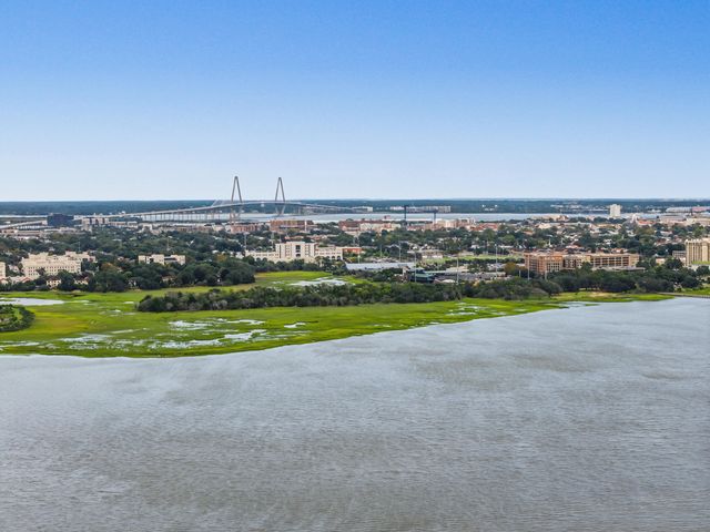 4 Oakdale Place, Charleston, SC 29407