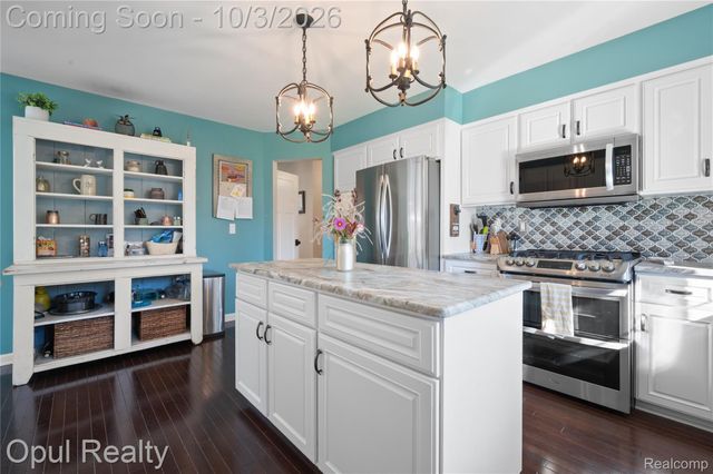 49707 Cooke Avenue, Plymouth Charter Township, MI 48170