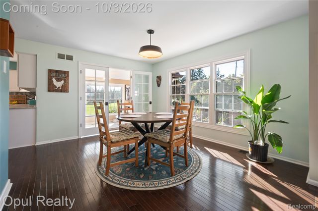 49707 Cooke Avenue, Plymouth Charter Township, MI 48170
