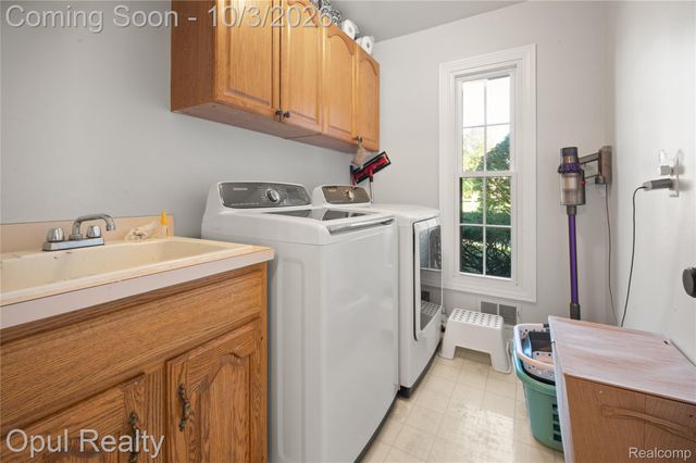 49707 Cooke Avenue, Plymouth Charter Township, MI 48170