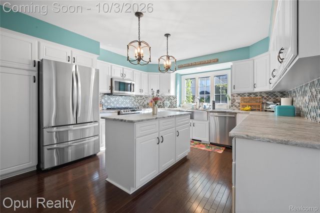 49707 Cooke Avenue, Plymouth Charter Township, MI 48170