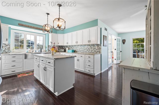 49707 Cooke Avenue, Plymouth Charter Township, MI 48170