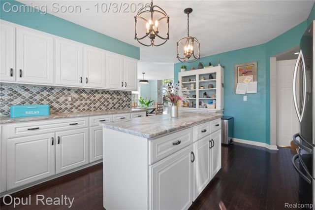 49707 Cooke Avenue, Plymouth Charter Township, MI 48170