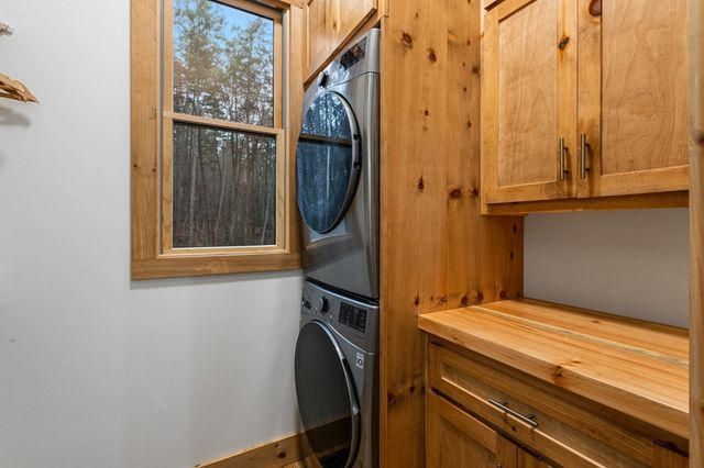 649 Lees Ride, Mccaysville, GA 30555