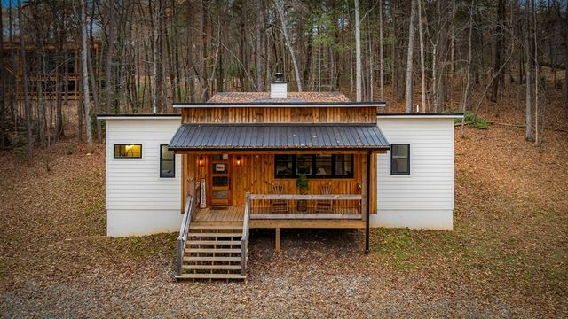 649 Lees Ride, Mccaysville, GA 30555
