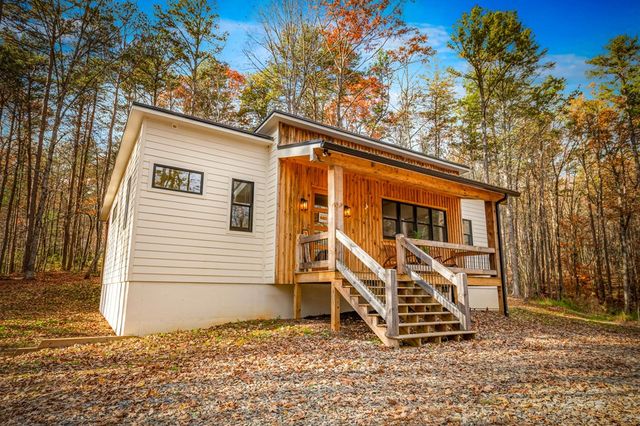 649 Lees Ride, Mccaysville, GA 30555