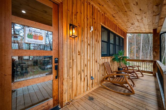 649 Lees Ride, Mccaysville, GA 30555