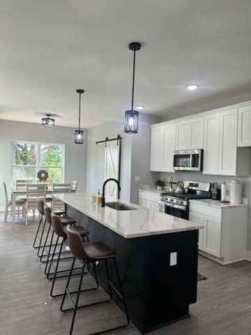 634 Anjali Court R, Sycamore, IL 60178