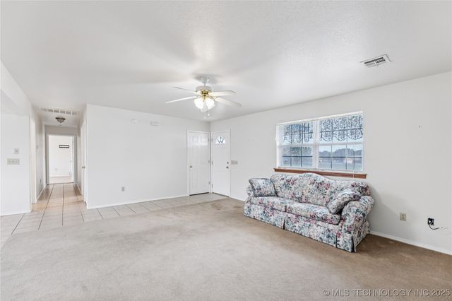 11743 N 194th East Avenue, Collinsville, OK 74021
