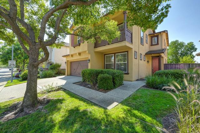 1381 Haddington Dr, Folsom, CA 95630