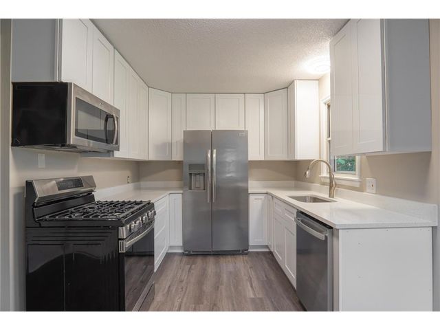 5412 Maryland Avenue N, Crystal, MN 55428