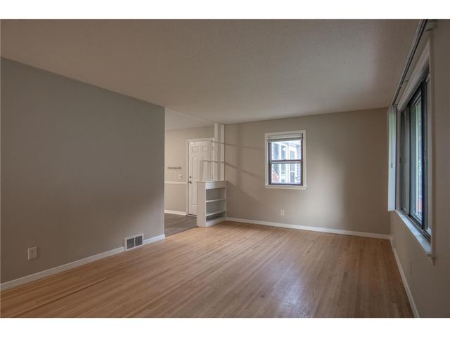 5412 Maryland Avenue N, Crystal, MN 55428