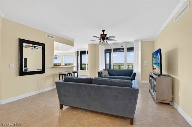 1060 Borghese LN 702, Naples, FL 34114