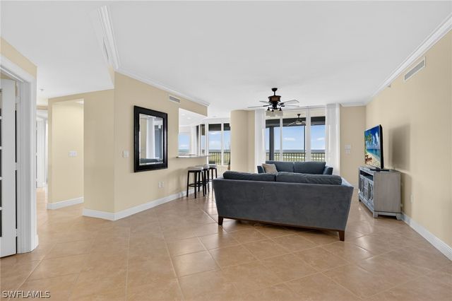 1060 Borghese LN 702, Naples, FL 34114