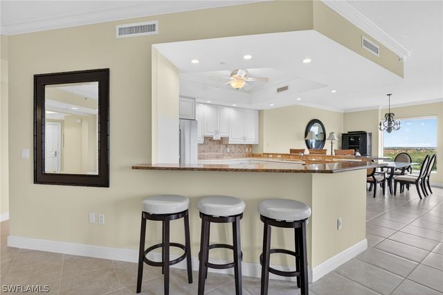 1060 Borghese LN 702, Naples, FL 34114